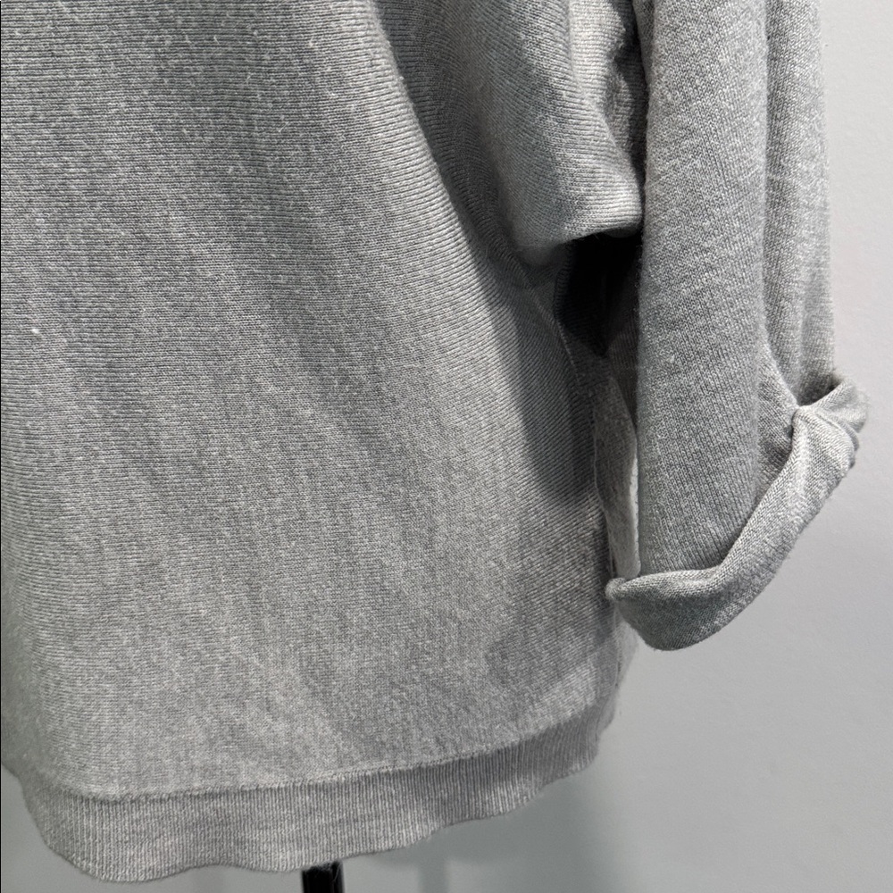 🔵 Soho Jeans NY & CO. Relaxed Fit Wide Neck Gray Batwing Sweater Size Medium - Picture 3 of 7